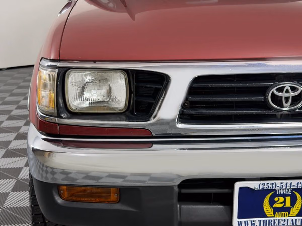 1997 Toyota Tacoma SR5 XtraCab Image 4