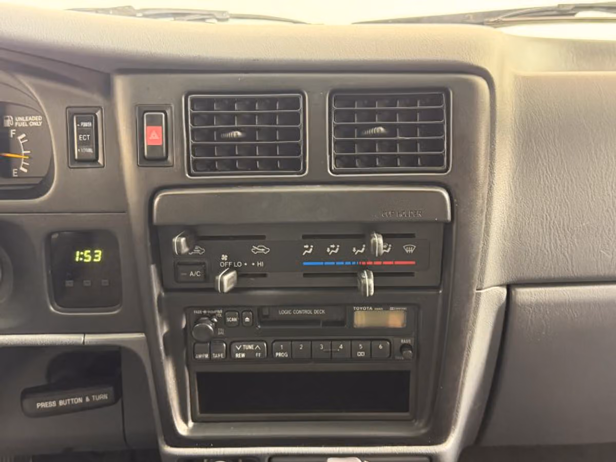 1997 Toyota Tacoma SR5 XtraCab Image 24