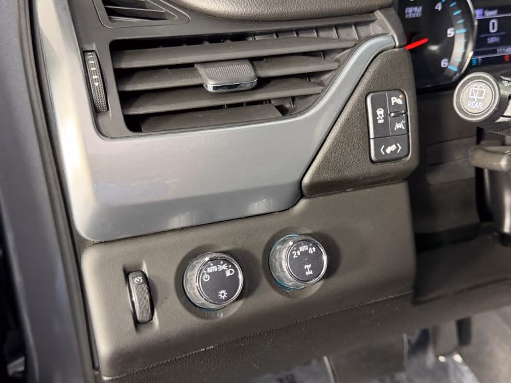 2019 Chevrolet Tahoe LT Image 24
