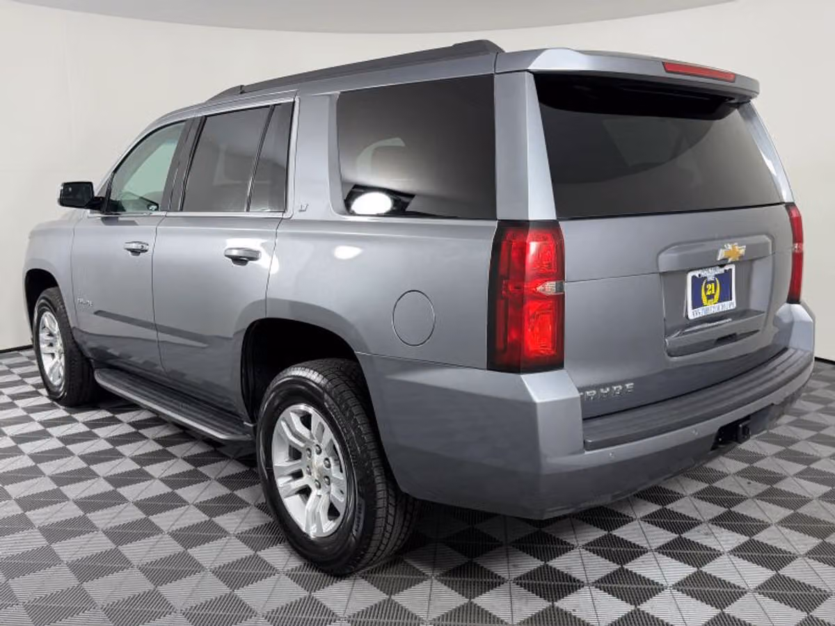 2019 Chevrolet Tahoe LT Image 12