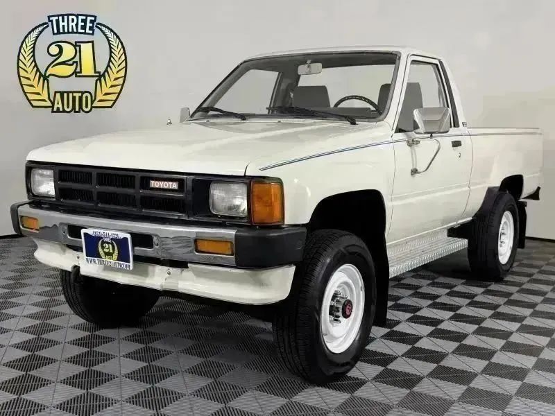 White 1986 Toyota Pickup Pickup Truck Manual