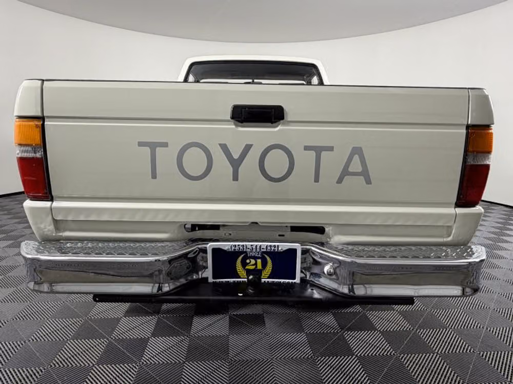 1986 Toyota Pickup Base Regular Cab Image 9