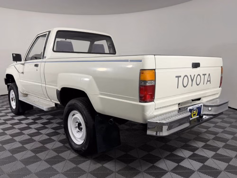 1986 Toyota Pickup Base Regular Cab Image 12