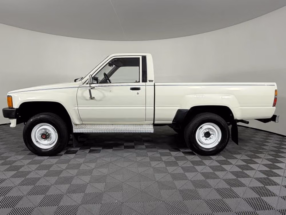 1986 Toyota Pickup Base Regular Cab Image 13