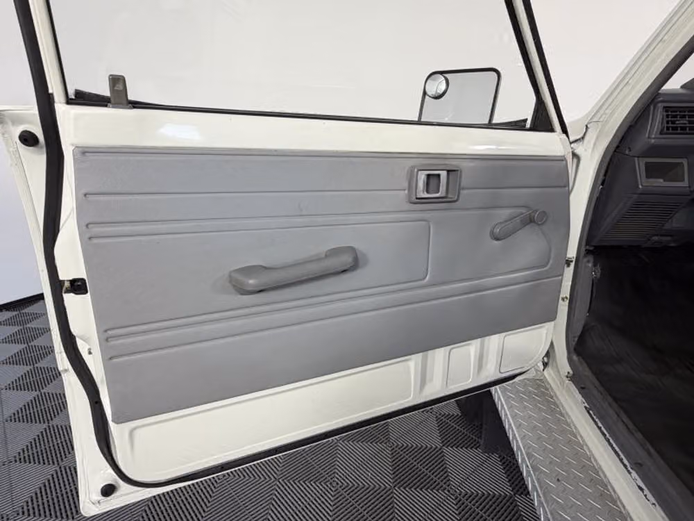 1986 Toyota Pickup Base Regular Cab Image 19