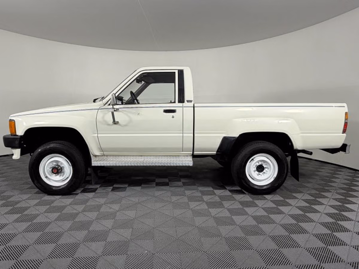 1986 Toyota Pickup Base Regular Cab Image 13