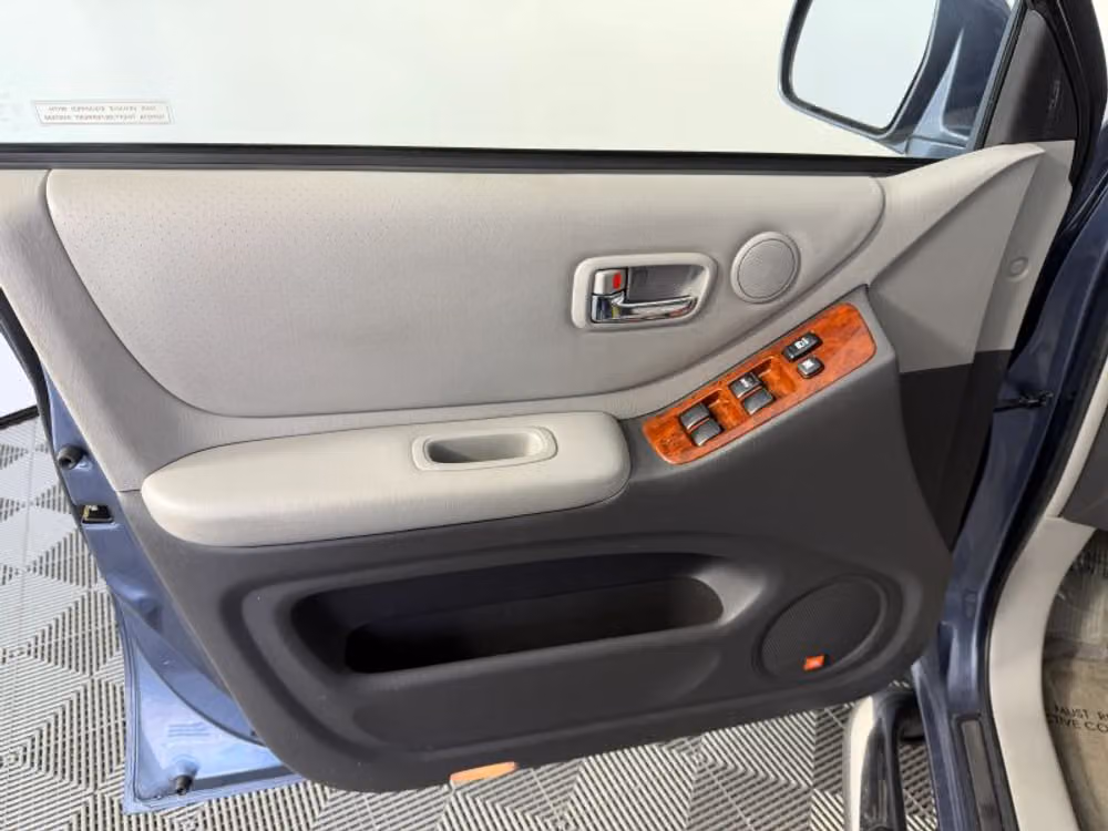 2005 Toyota Highlander Limited Image 23