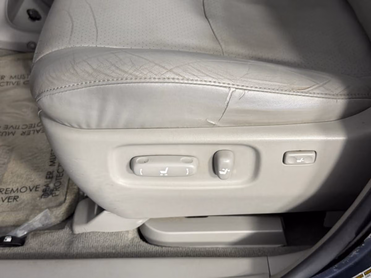 2005 Toyota Highlander Limited Image 21