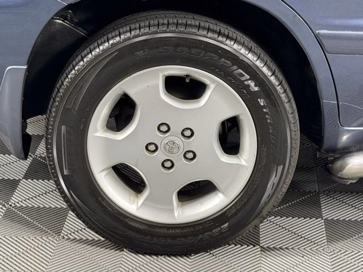 2005 Toyota Highlander Limited Image 14