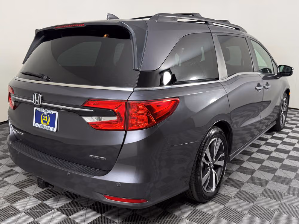 2021 Honda Odyssey Touring Passenger Image 23