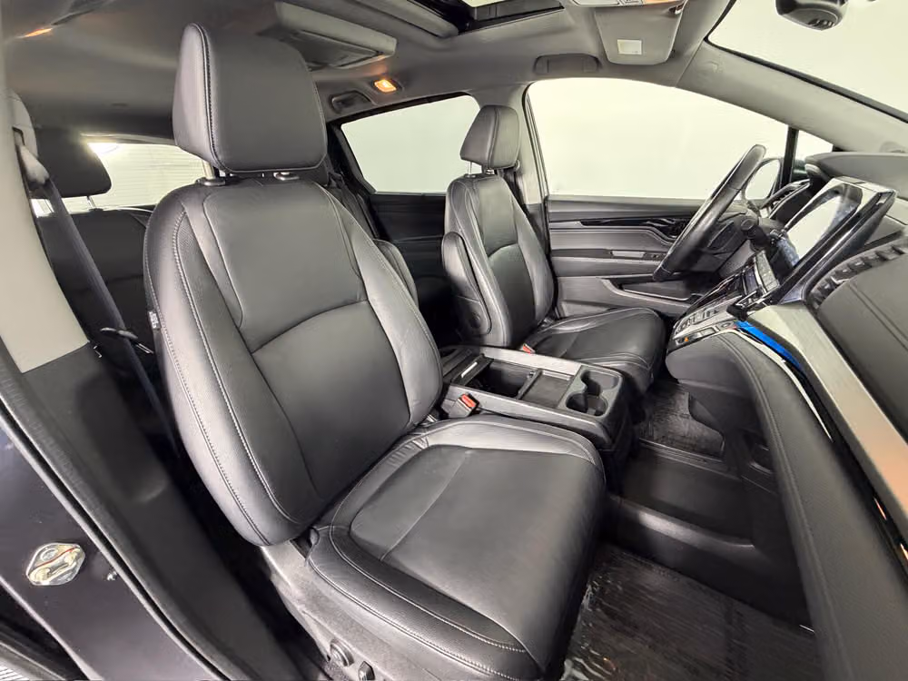 2021 Honda Odyssey Touring Passenger Image 28