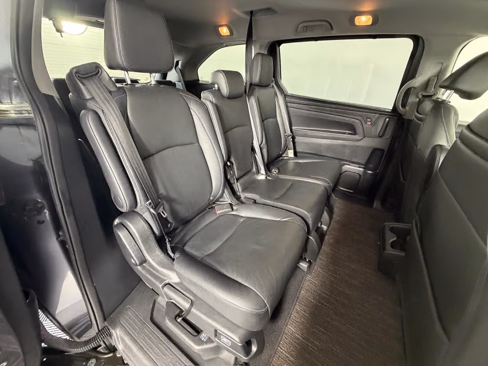 2021 Honda Odyssey Touring Passenger Image 36