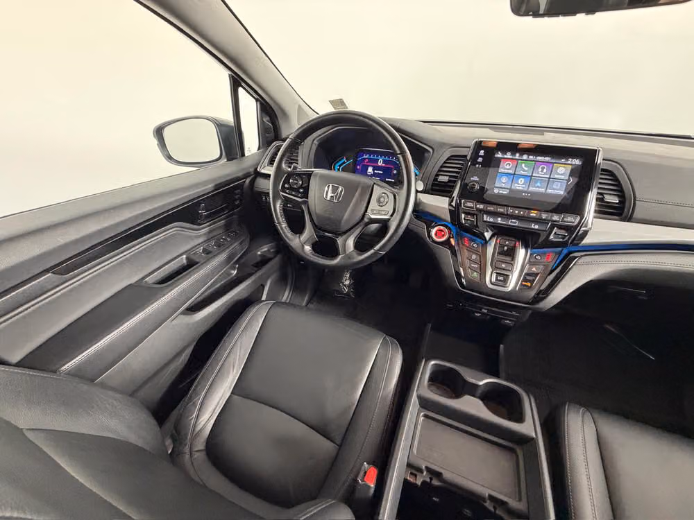 2021 Honda Odyssey Touring Passenger Image 10