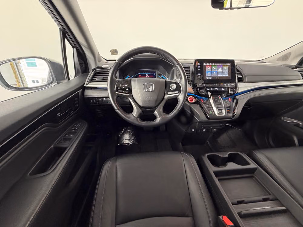 2021 Honda Odyssey Touring Passenger Image 12