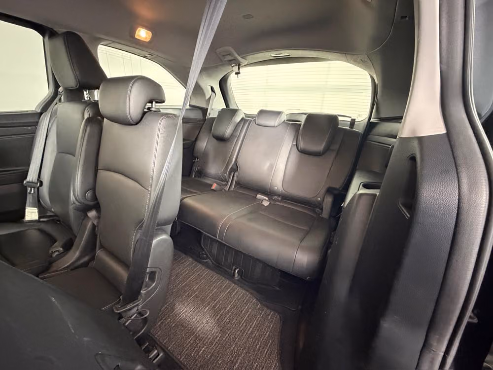 2021 Honda Odyssey Touring Passenger Image 38