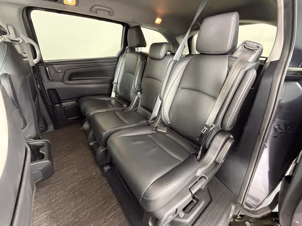 2021 Honda Odyssey Touring Passenger Image 35