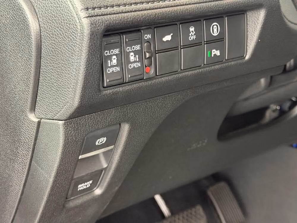 2021 Honda Odyssey Touring Passenger Image 33