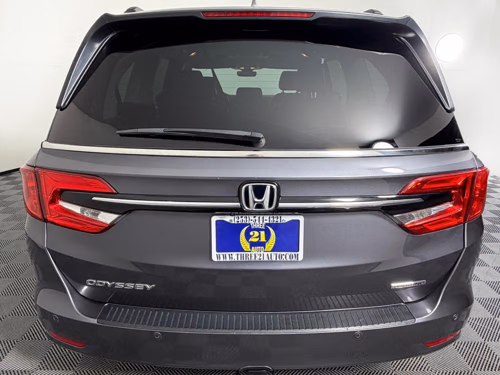 2021 Honda Odyssey Touring Passenger Image 20