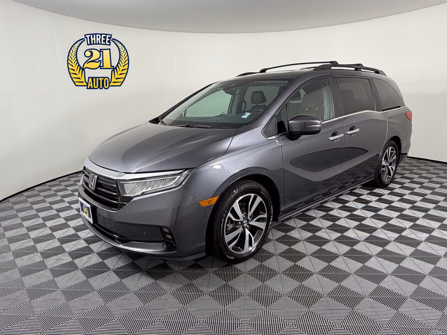 2021 Honda Odyssey Touring Passenger Image 1