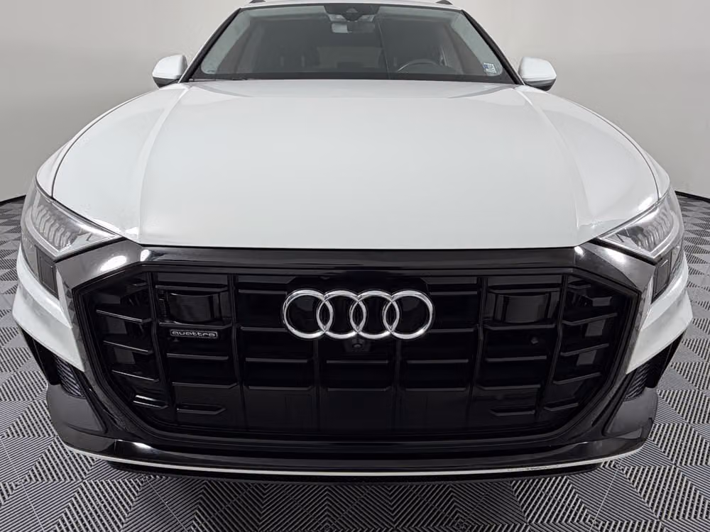 2019 Audi Q8 quattro Premium Plus 55 TFSI Image 4