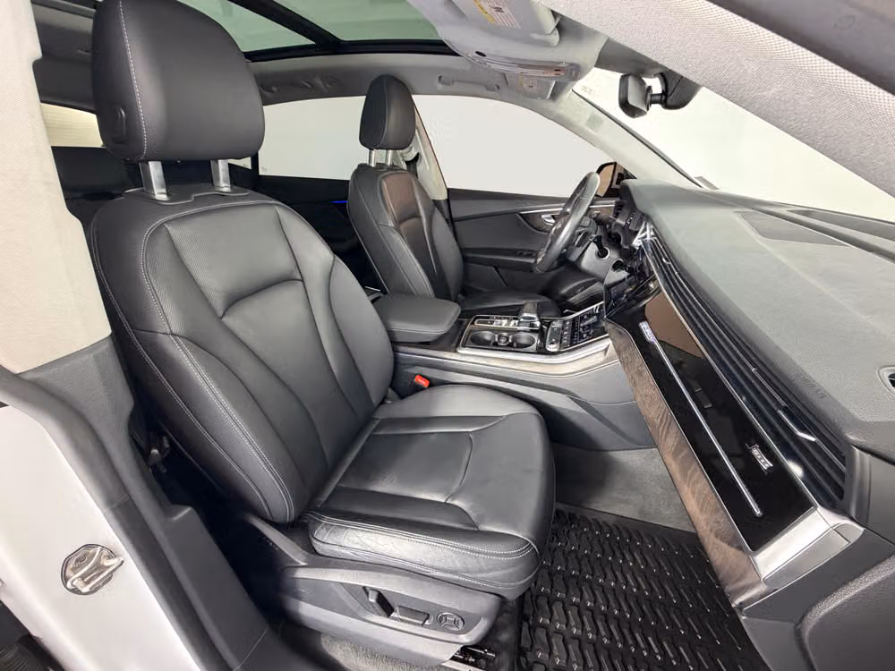 2019 Audi Q8 quattro Premium Plus 55 TFSI Image 31