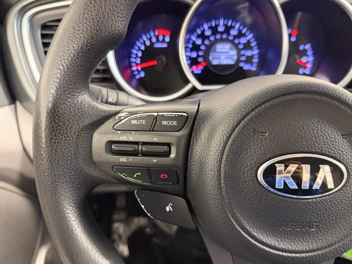 2015 Kia Optima LX Image 23