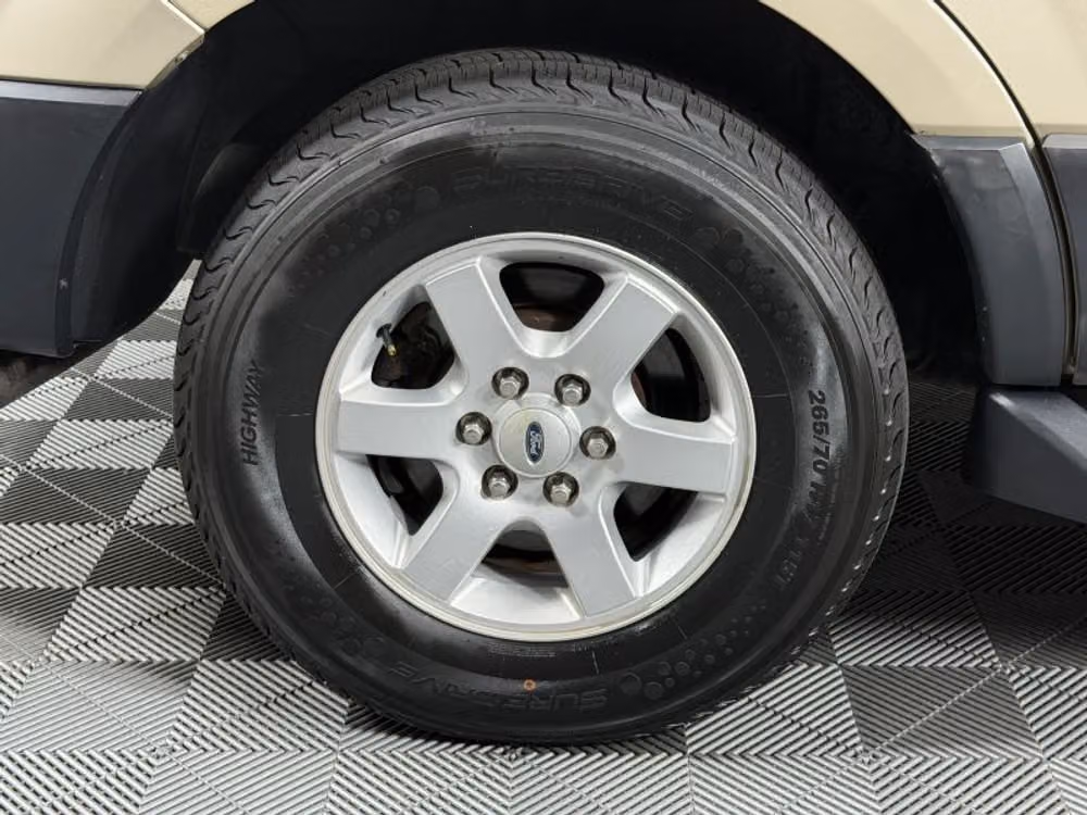 2007 Ford Expedition XLT Image 14