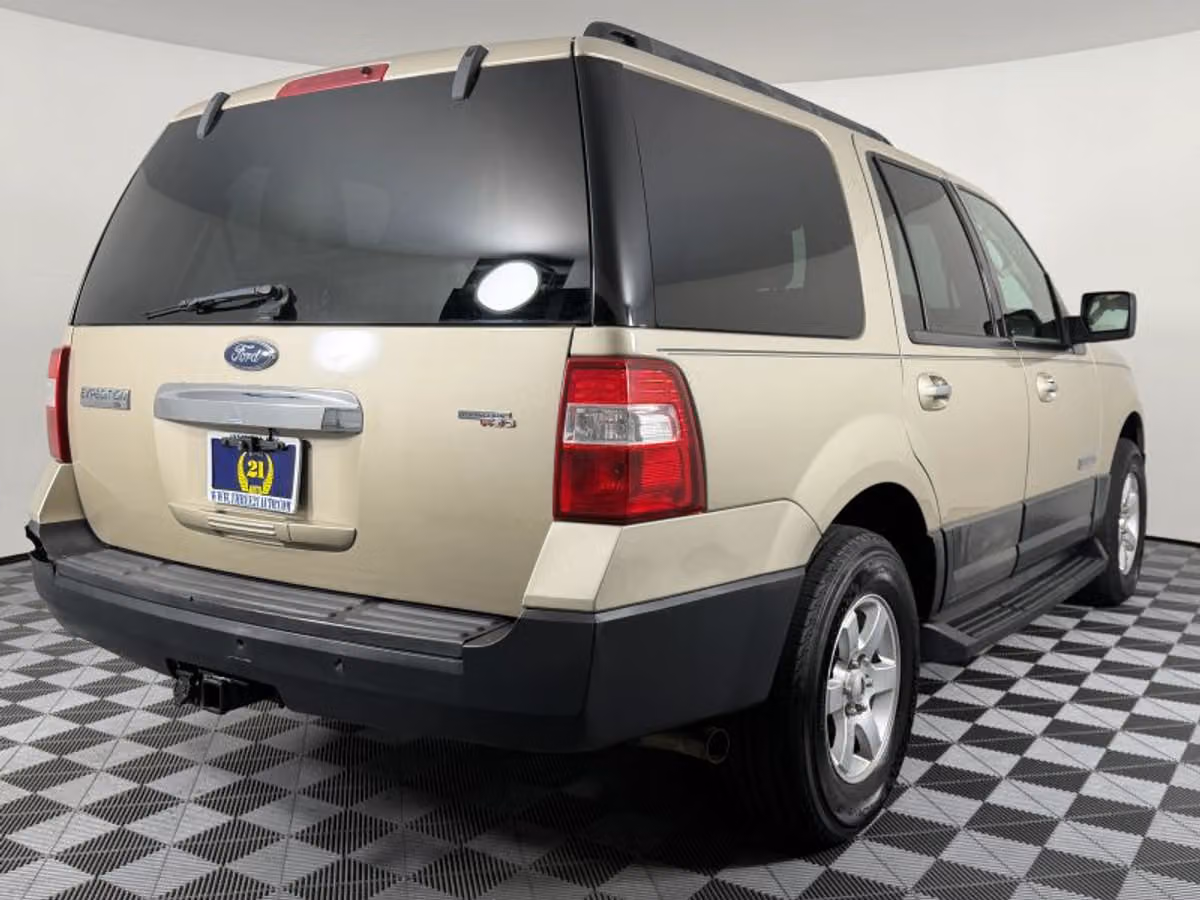 2007 Ford Expedition XLT Image 8