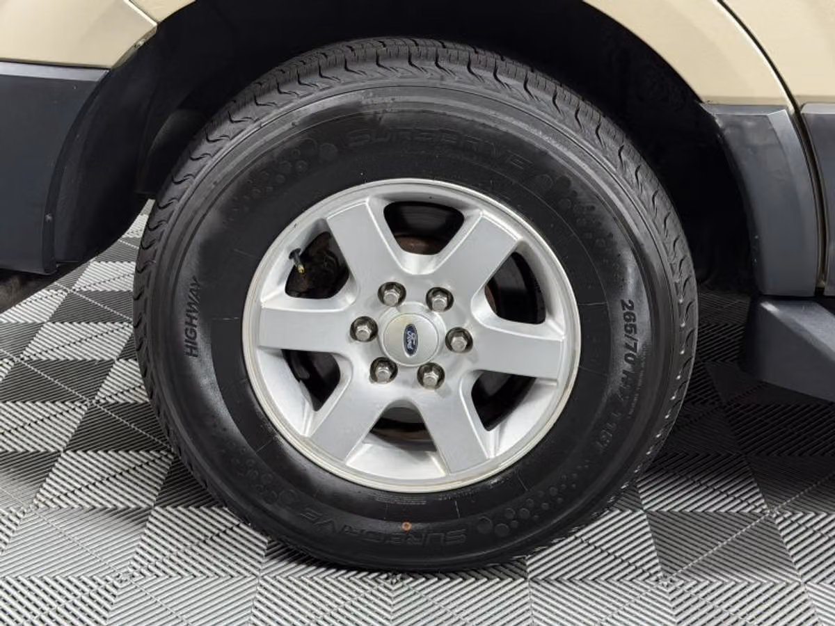 2007 Ford Expedition XLT Image 14