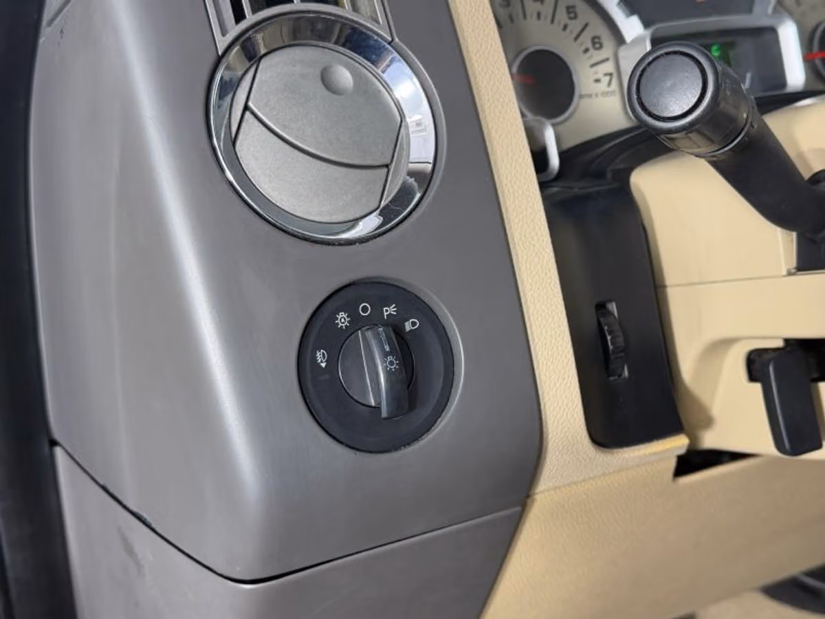 2007 Ford Expedition XLT Image 32