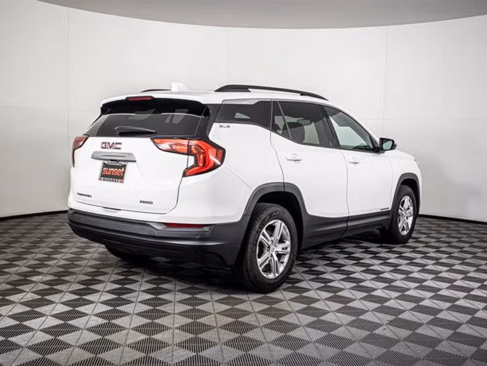 2018 GMC Terrain SLE Image 3