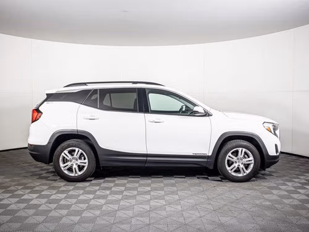 2018 GMC Terrain SLE Image 2