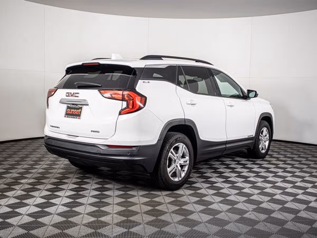 2018 GMC Terrain SLE Image 3