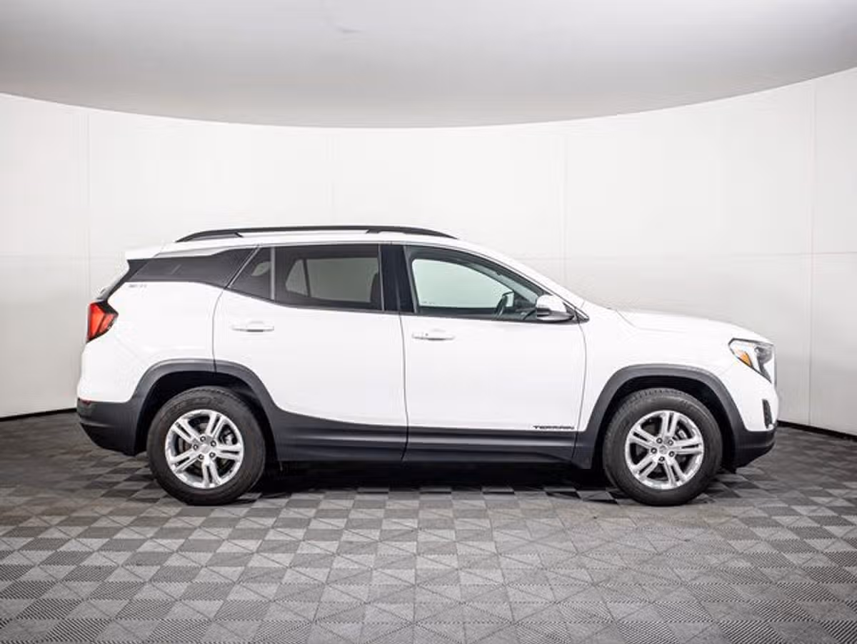 2018 GMC Terrain SLE Image 2