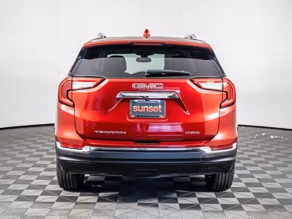 2023 GMC Terrain SLT Lower Image 2