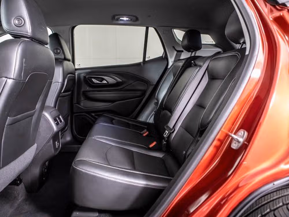 2023 GMC Terrain SLT Image 15