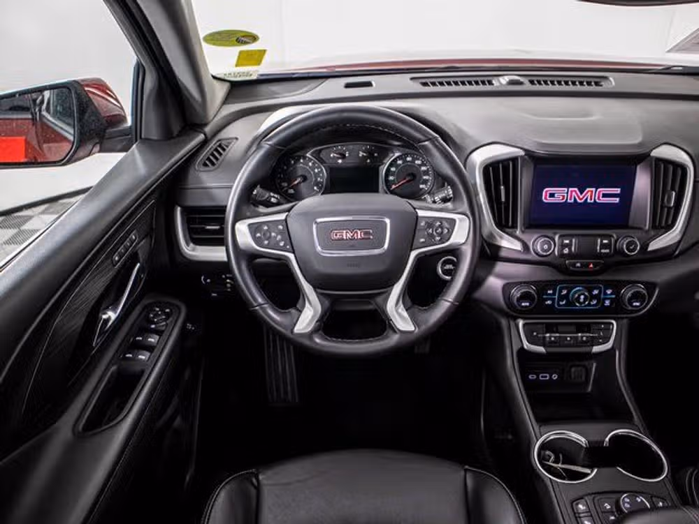 2023 GMC Terrain SLT Image 17