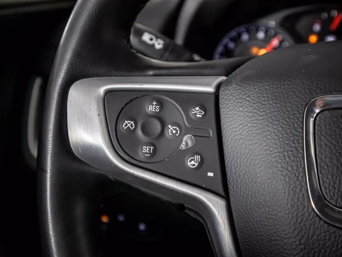 2023 GMC Terrain SLT Image 18