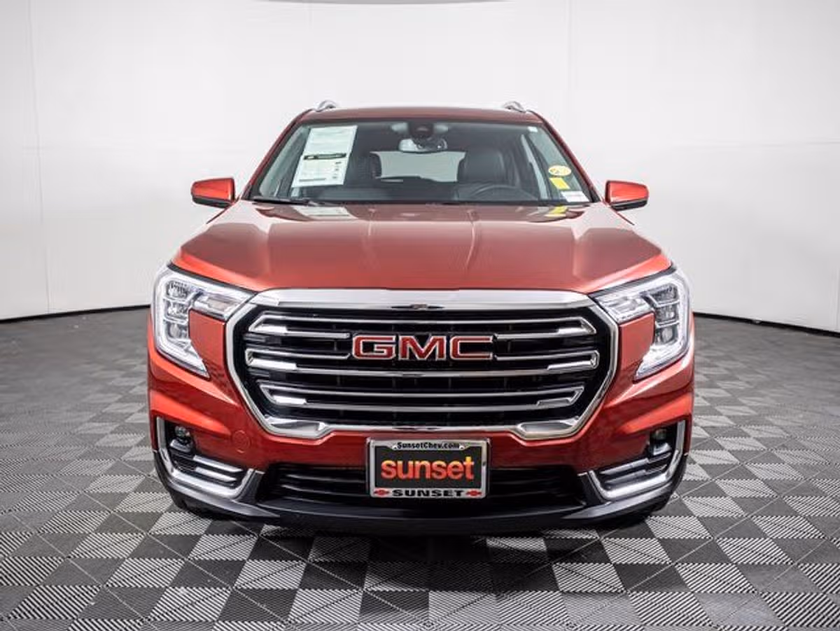 2023 GMC Terrain SLT Image 7