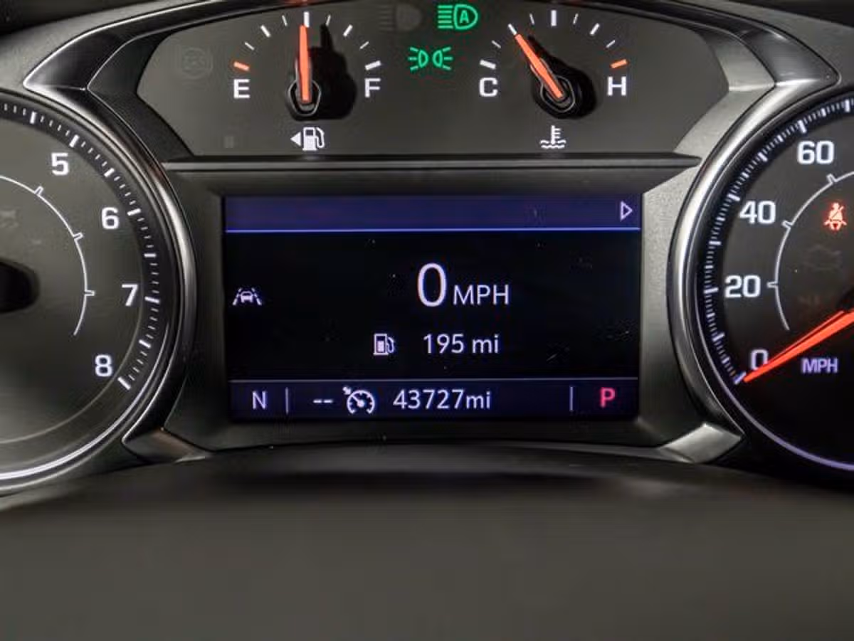 2023 GMC Terrain SLT Image 29