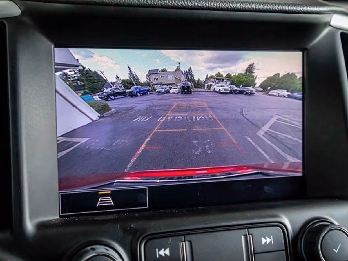 2023 GMC Terrain SLT Image 30