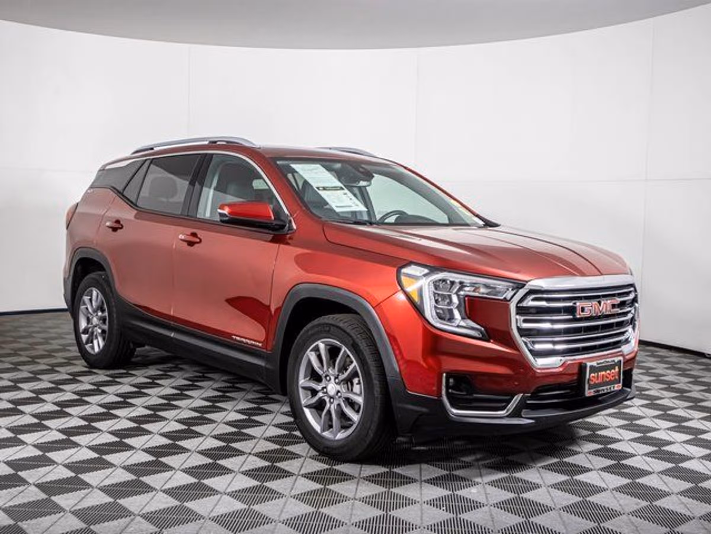 2023 GMC Terrain SLT Image 1