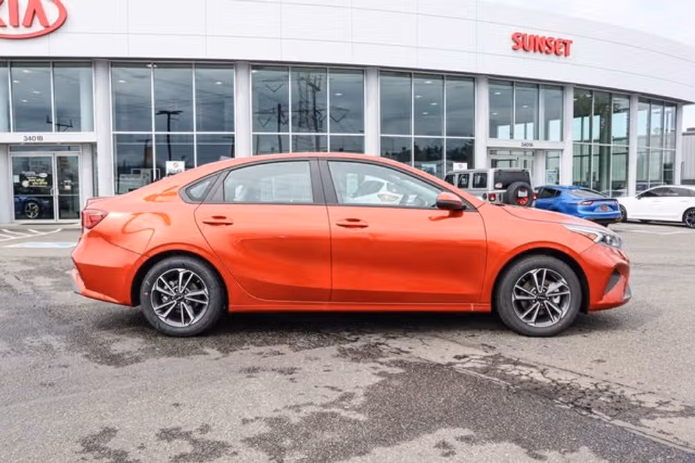 2023 Kia Forte LXS Image 2