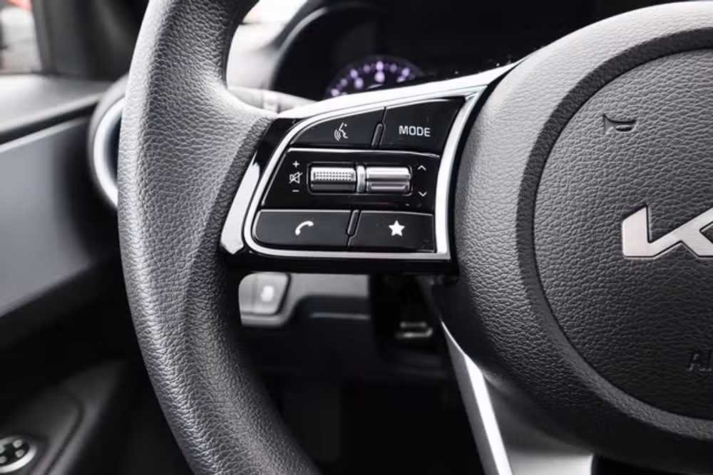 2023 Kia Forte LXS Image 21