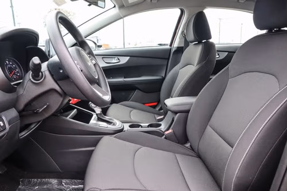 2023 Kia Forte LXS Image 11