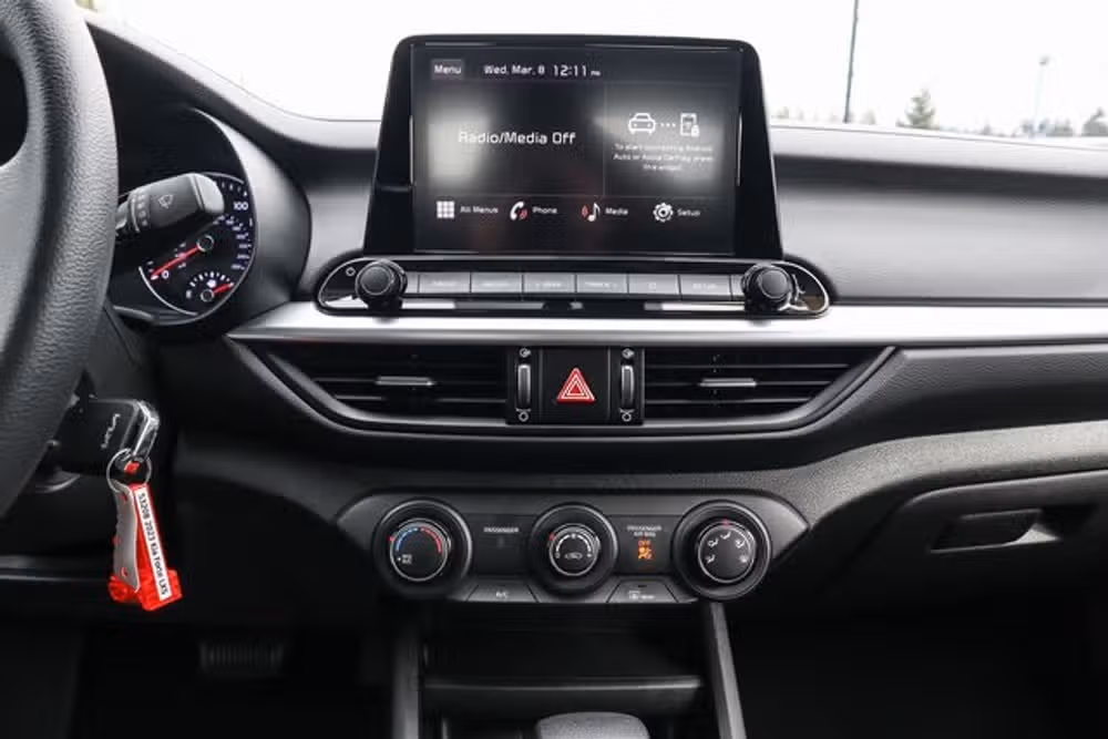 2023 Kia Forte LXS Image 14