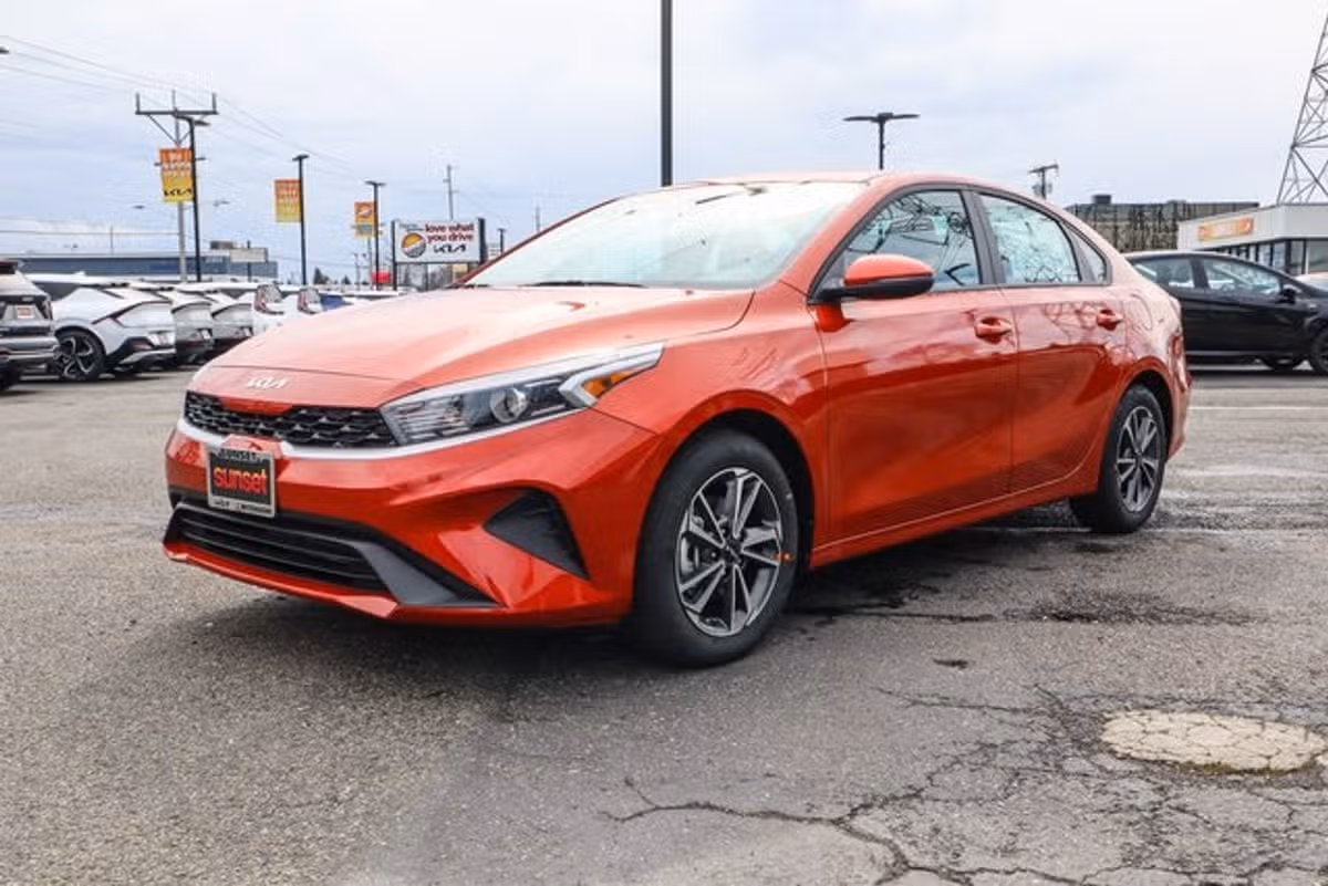 2023 Kia Forte LXS Image 7