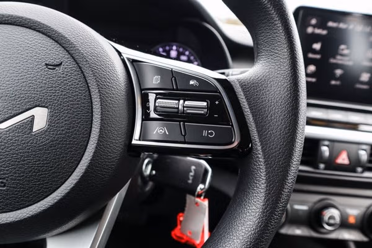 2023 Kia Forte LXS Image 22
