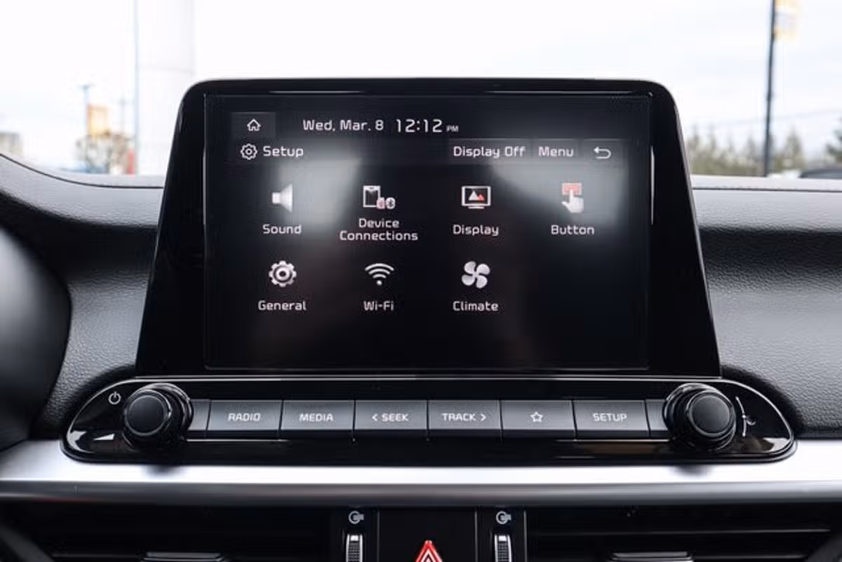 2023 Kia Forte LXS Image 16