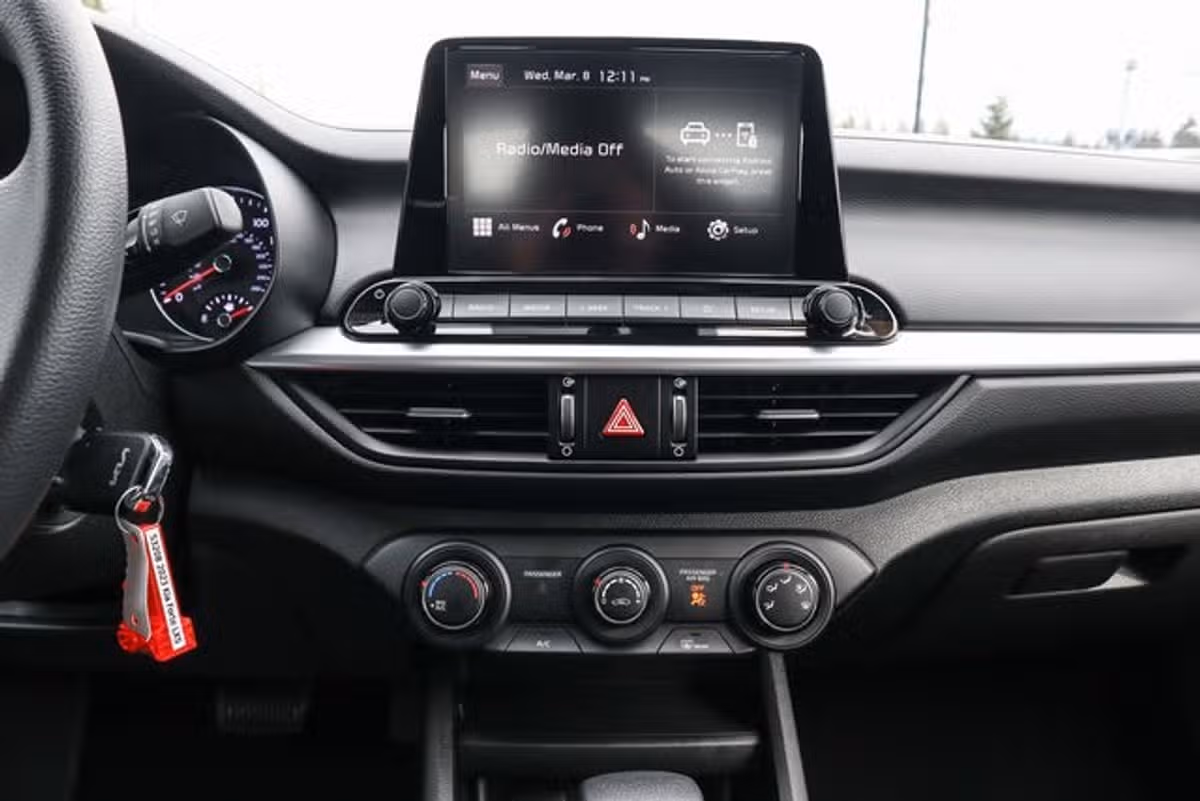 2023 Kia Forte LXS Image 14